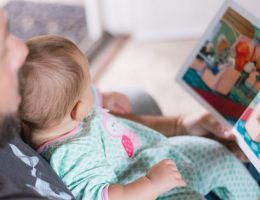 tatic citind copilului o carte